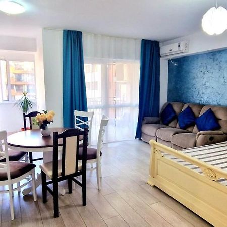 Big & Cosy Apartment With 3 Double Beds & 2 Bathrooms Iasi Exteriör bild