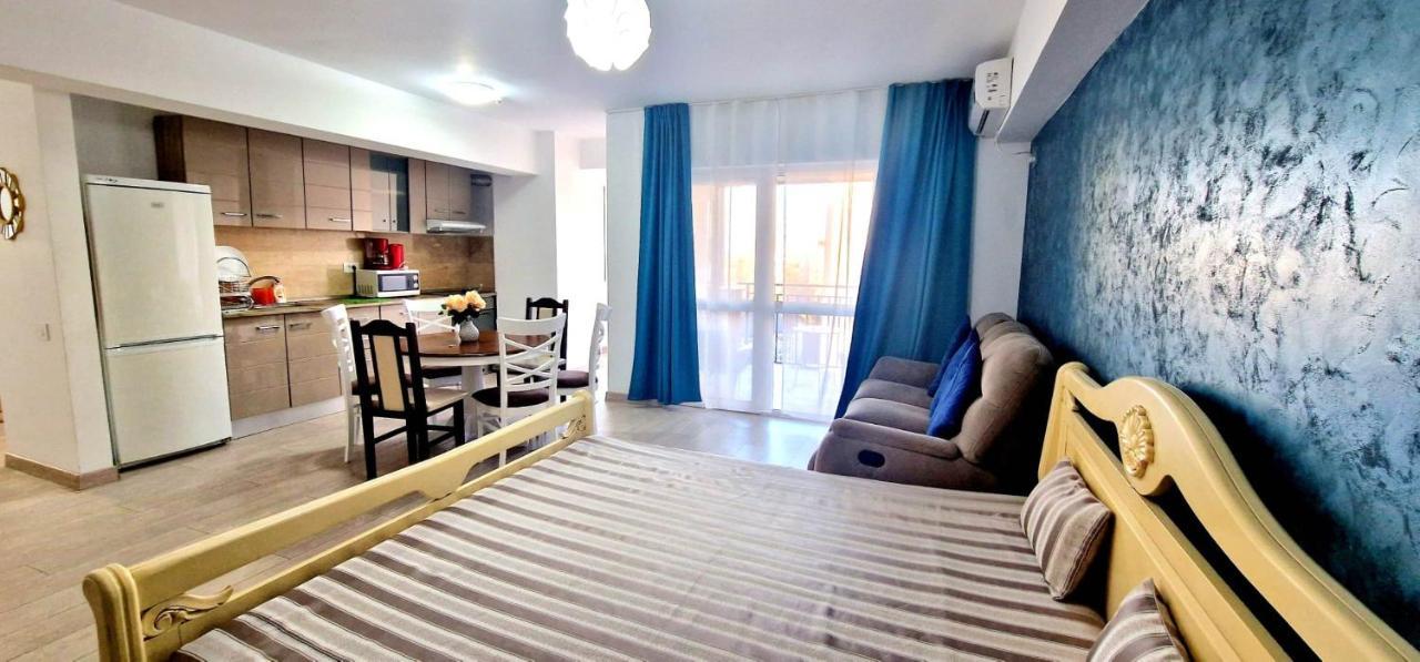 Big & Cosy Apartment With 3 Double Beds & 2 Bathrooms Iasi Exteriör bild