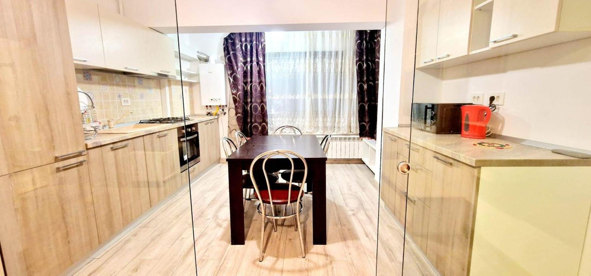 Big & Cosy Apartment With 3 Double Beds & 2 Bathrooms Iasi Exteriör bild